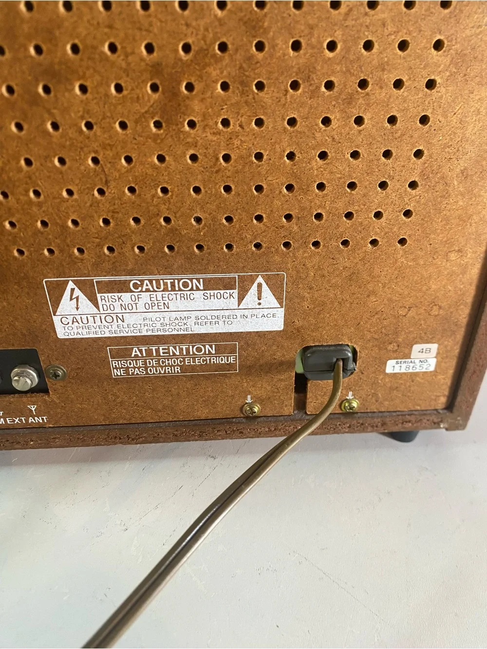 Vintage SONY Tabletop AM FM WB Radio Model ICF-9660W Size 9”x12”
